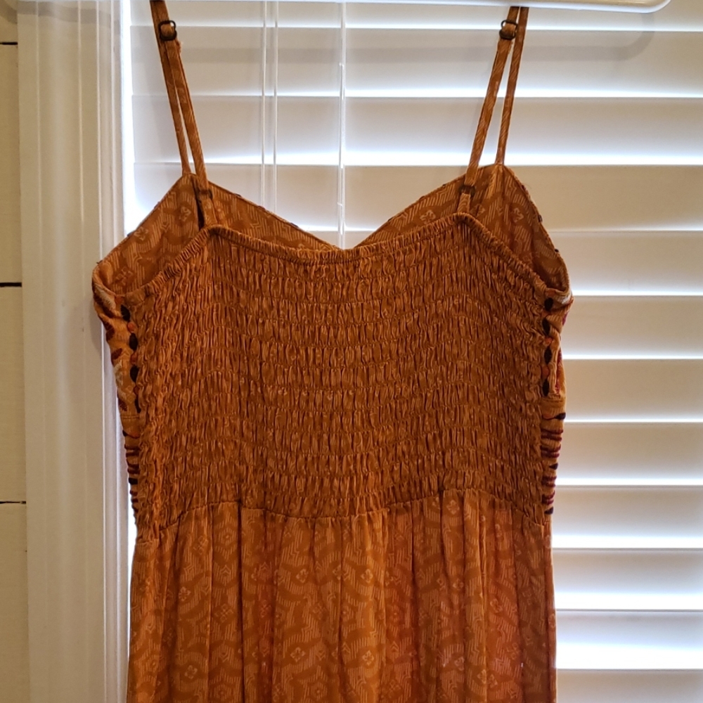 Dress - Picture 3 of 4